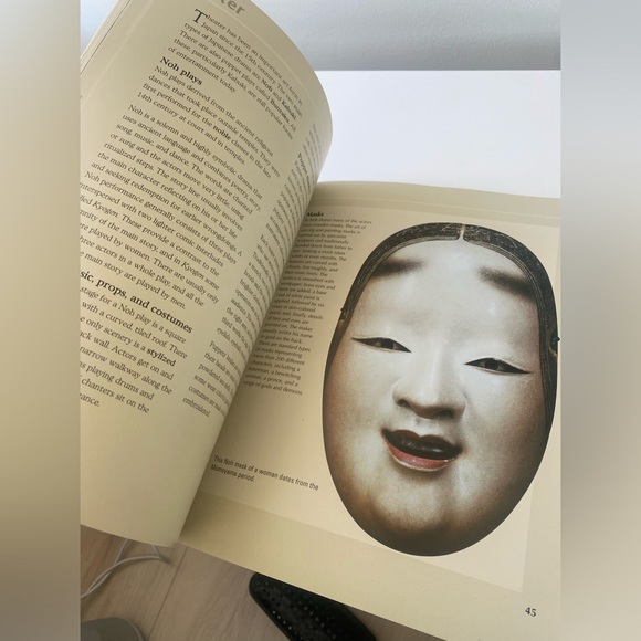 7 Lot of beautiful Japanese illustrated books in English and Japanese - Picture 16 of 16